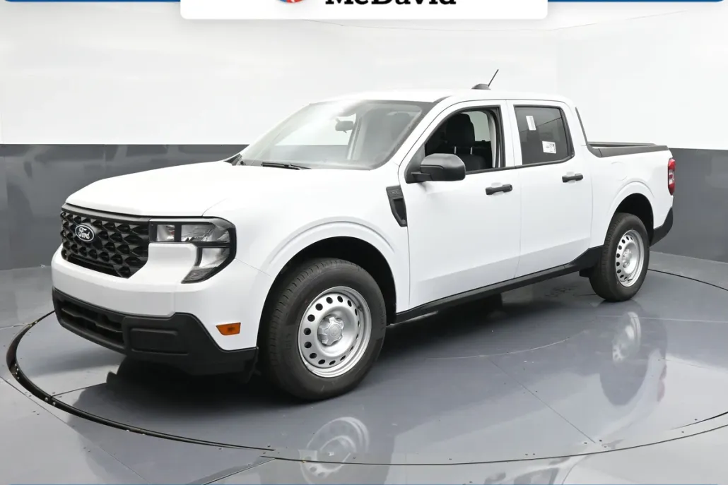 2025 Ford Maverick XL photo 1