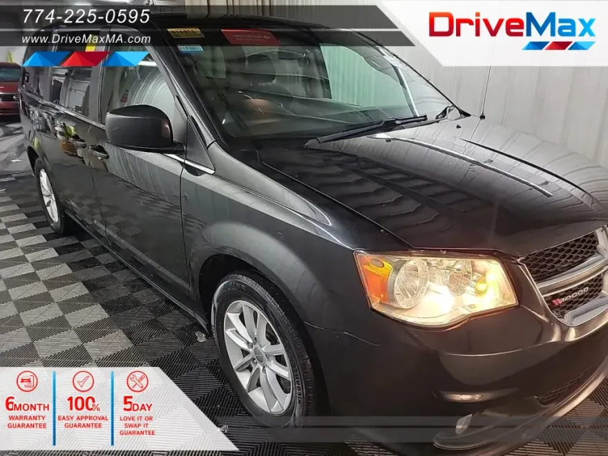 2020 Dodge Grand Caravan SXT photo 1