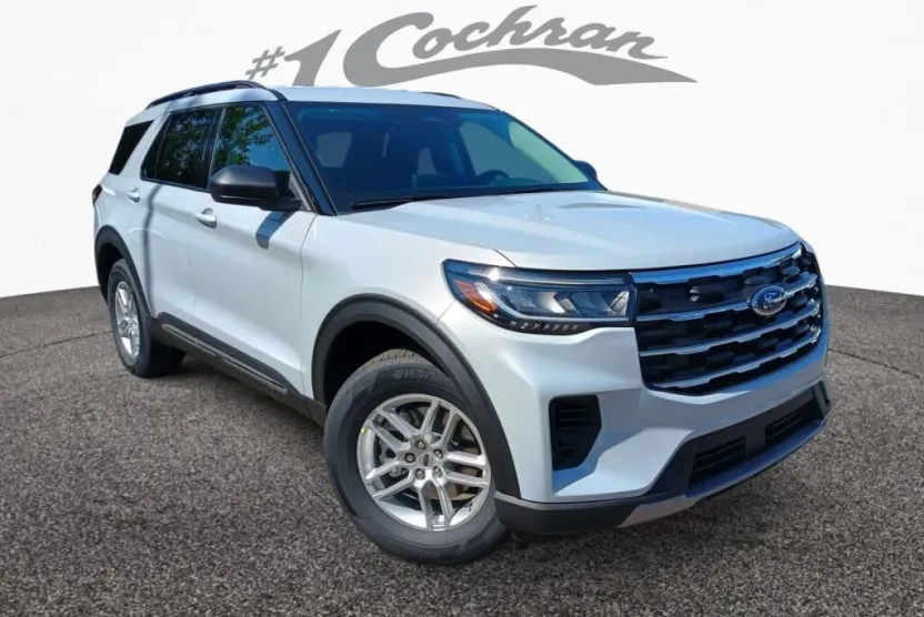 2025 Ford Explorer photo 1