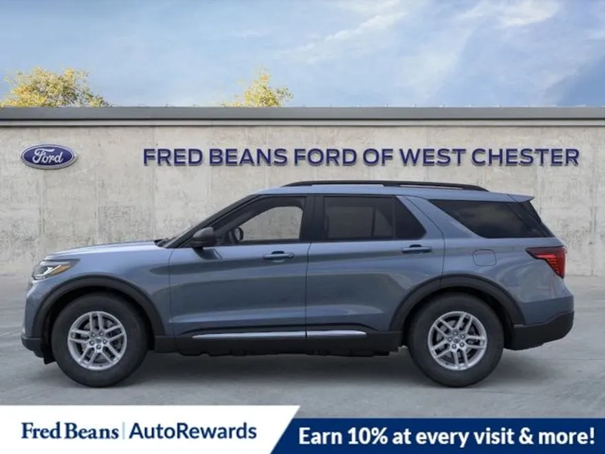 2025 Ford Explorer photo 1