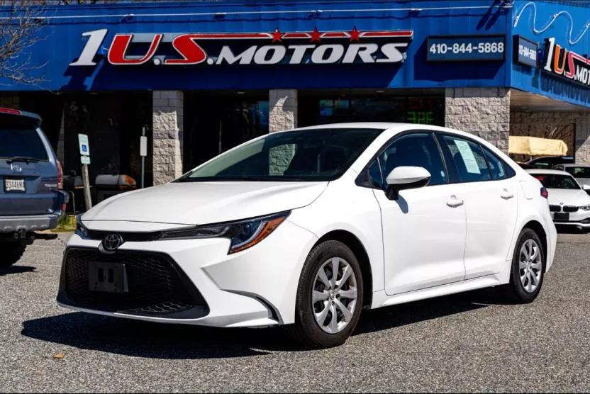2022 Toyota Corolla LE photo 1