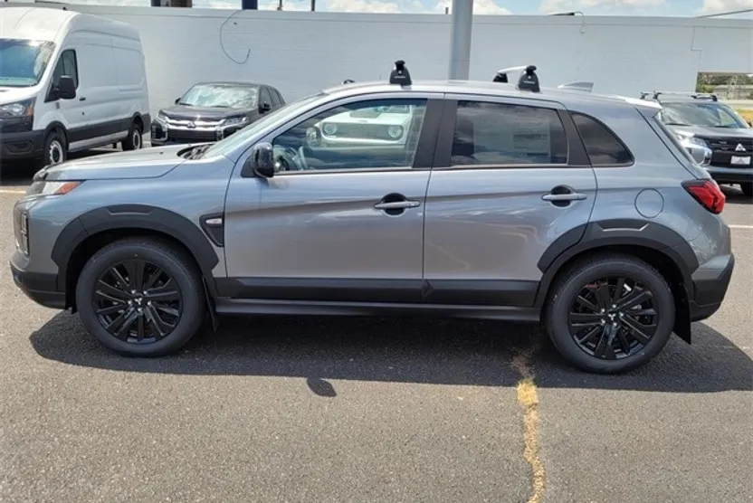 2025 Mitsubishi Outlander Sport SE photo 1