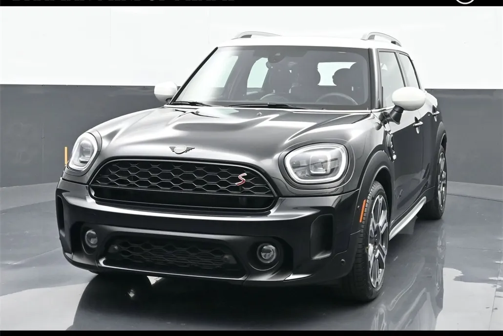 2024 Mini Cooper S Iconic photo 1