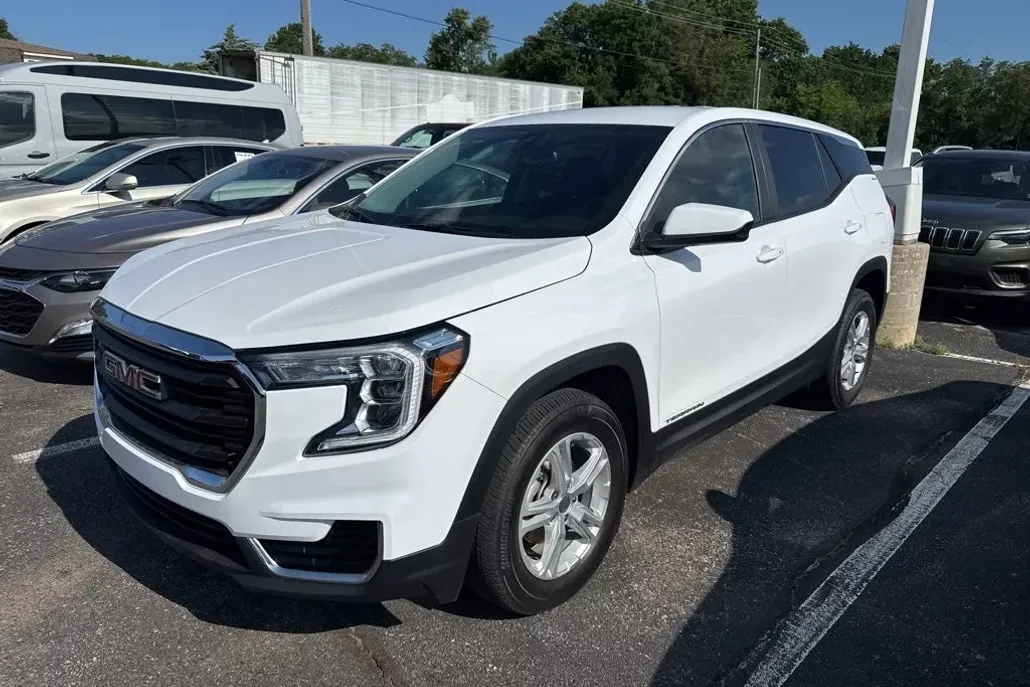 2024 Gmc Terrain SLE photo 1