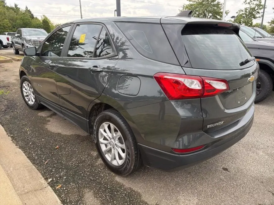2020 Chevrolet Equinox LS photo 1