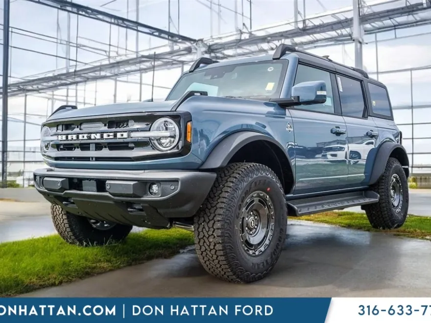 2025 Ford Bronco Outer Banks photo 1