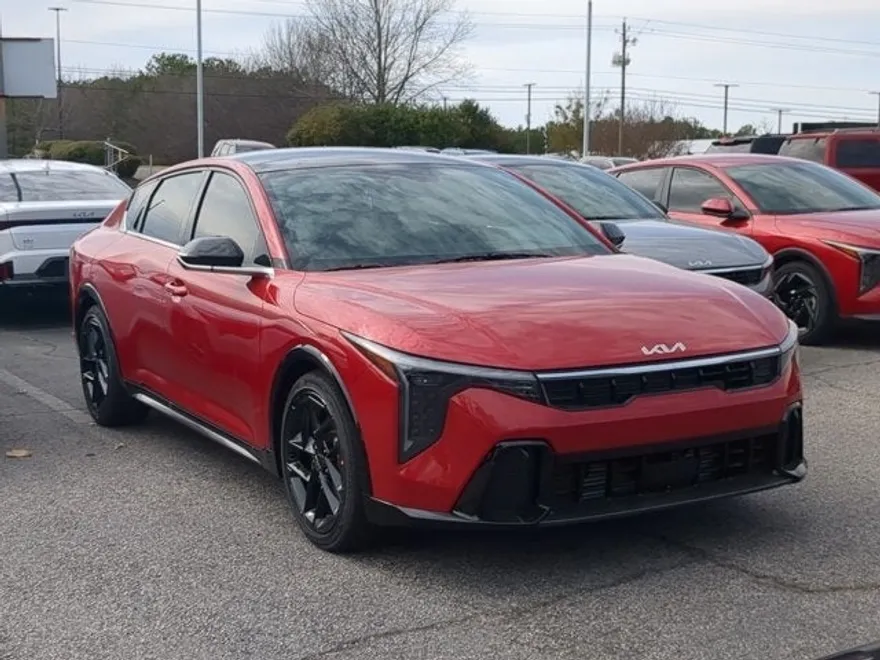2025 Kia K4 GT-Line Turbo photo 1