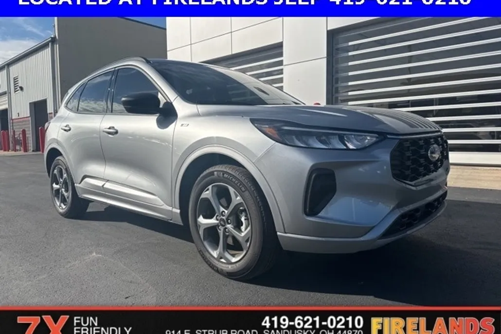 2023 Ford Escape ST-Line photo 1