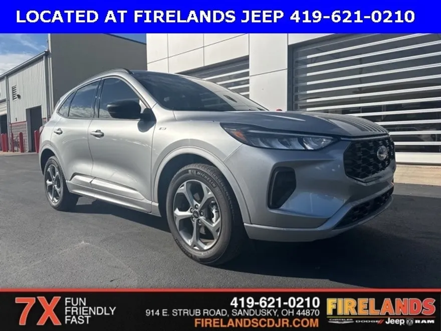 2023 Ford Escape ST-Line photo 1