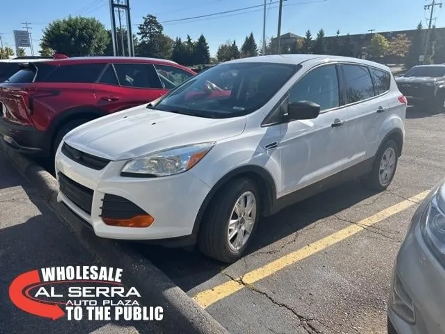 2013 Ford Escape S photo 1