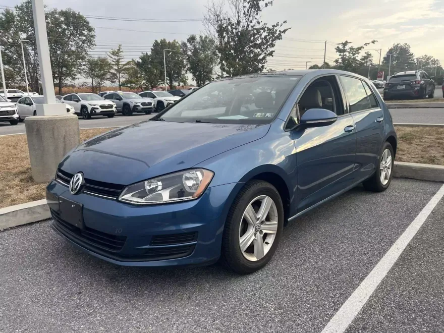 2017 Volkswagen Golf 1.8T S photo 1
