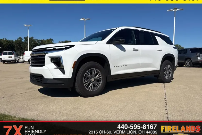 2025 Chevrolet Traverse photo 1