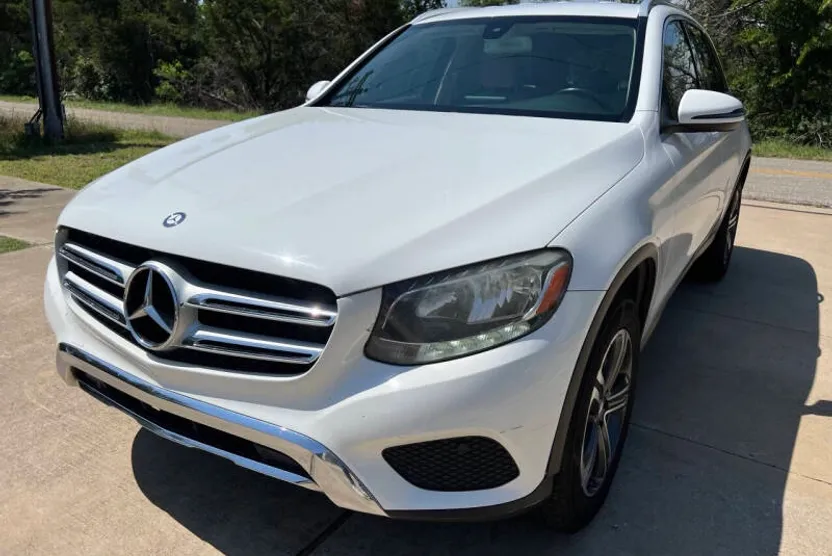 2016 Mercedes Benz GLC 300 photo 1