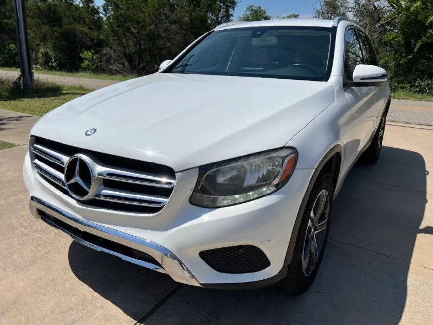 2016 Mercedes Benz GLC 300 photo 1