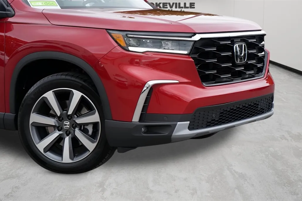 2025 Honda Pilot Touring photo 1