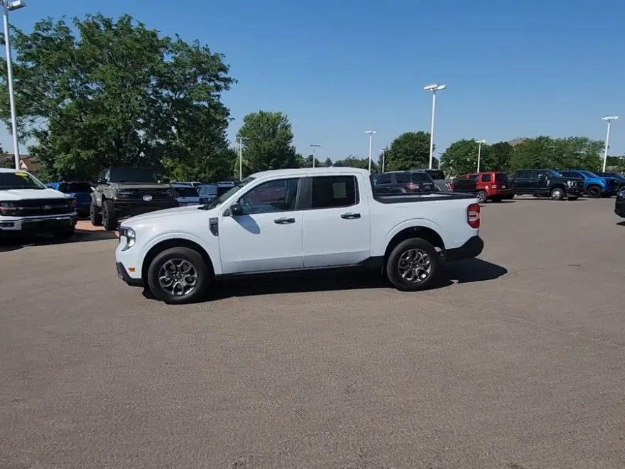 2025 Ford Maverick XLT photo 1