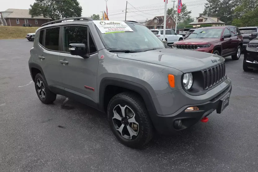 2022 Jeep Renegade Trailhawk photo 1