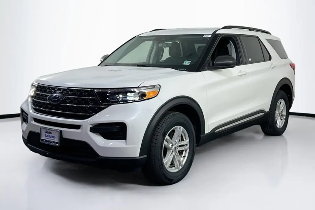 2022 Ford Explorer XLT photo 1