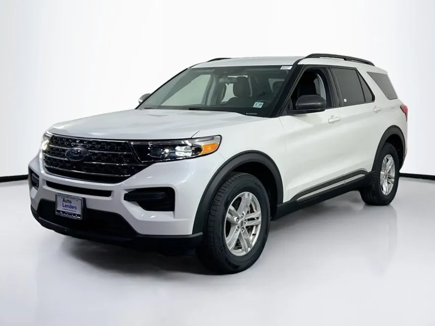 2022 Ford Explorer XLT photo 1
