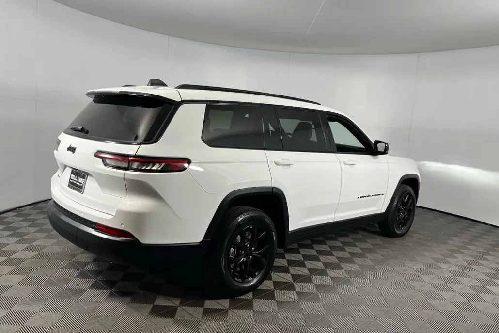 2024 Jeep Grand Cherokee Altitude photo 1
