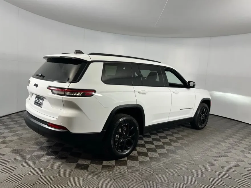 2024 Jeep Grand Cherokee Altitude photo 1