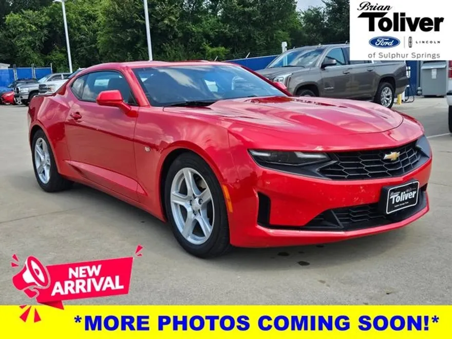 2023 Chevrolet Camaro 1LT photo 1