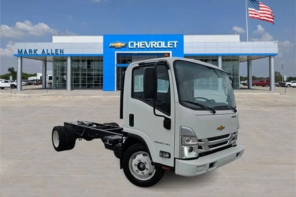 2024 Chevrolet Silverado 4500HD photo 1