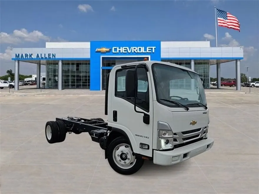 2024 Chevrolet Silverado 4500HD photo 1