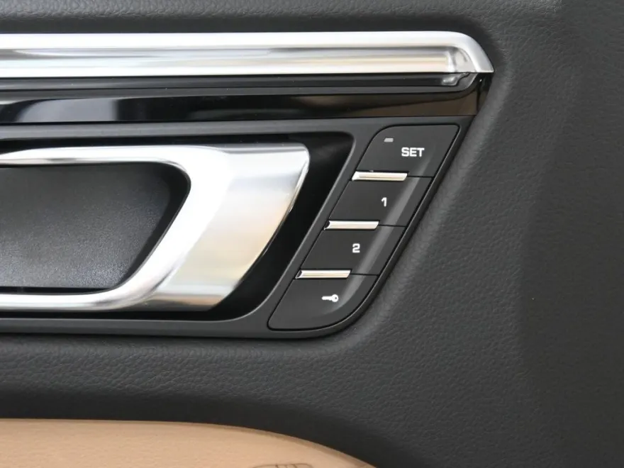 2024 Porsche Macan Base photo 31