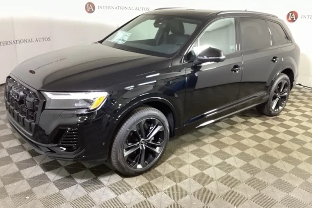 2025 Audi Q7 55 Premium Plus photo 1