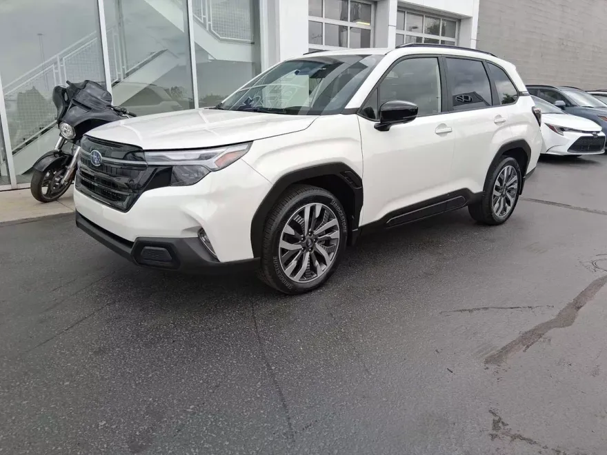 2025 Subaru Forester Touring photo 1