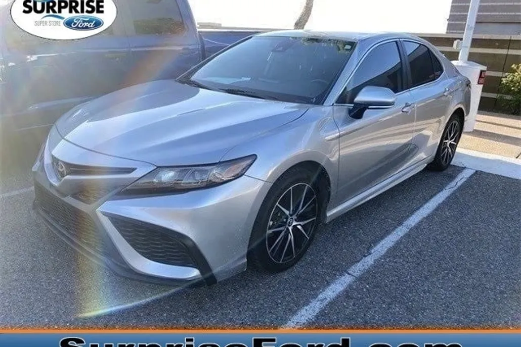 2023 Toyota Camry SE photo 1