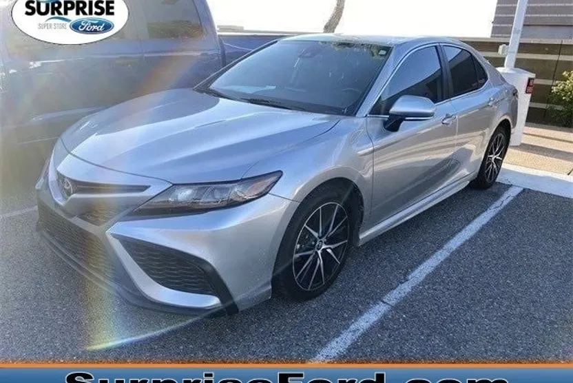 2023 Toyota Camry SE photo 1