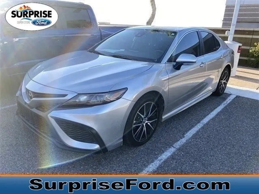 2023 Toyota Camry SE photo 1