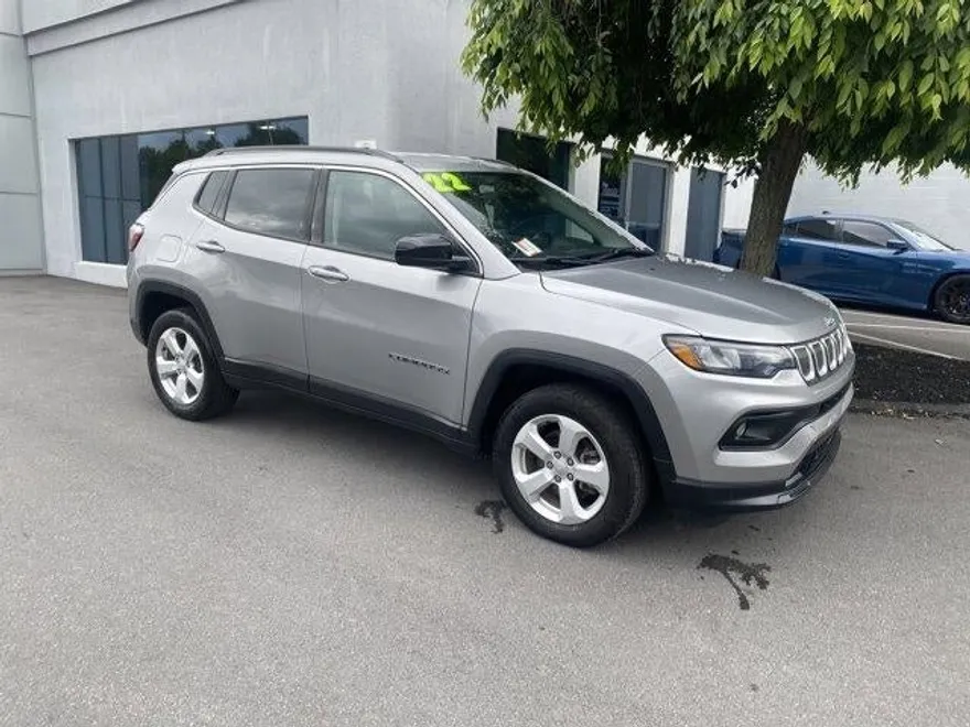 2022 Jeep Compass Latitude photo 1
