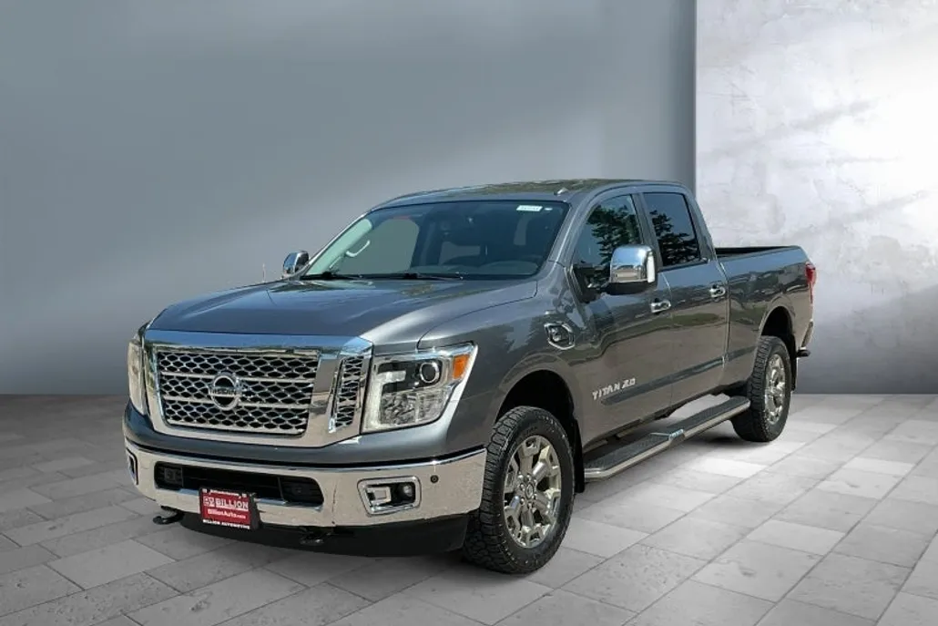 2018 Nissan Titan SL photo 1