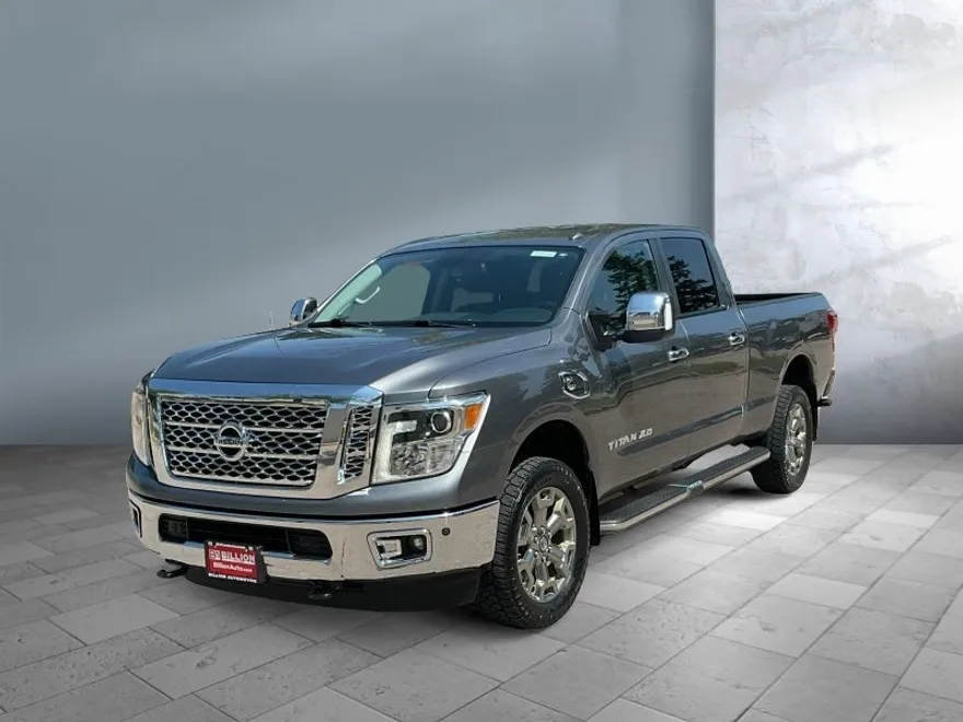 2018 Nissan Titan SL photo 1