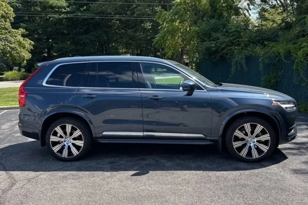 2023 Volvo XC90 Ultimate photo 1