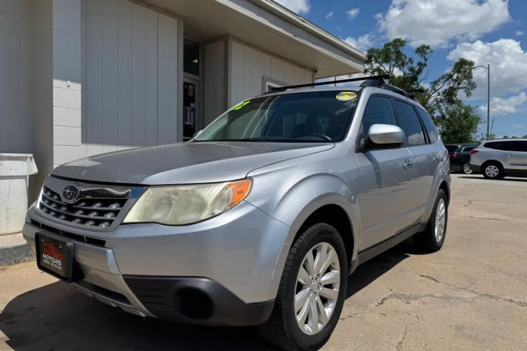 2012 Subaru Forester 2.5X Premium photo 1
