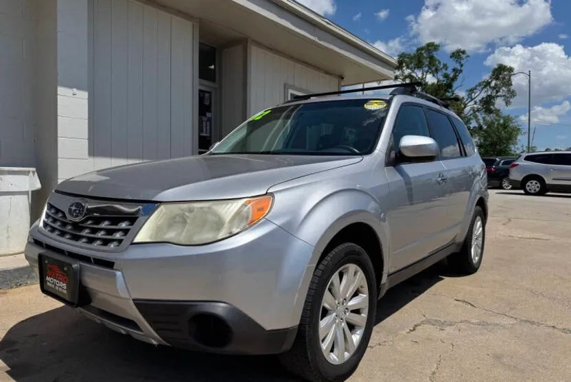 2012 Subaru Forester 2.5X Premium photo 1