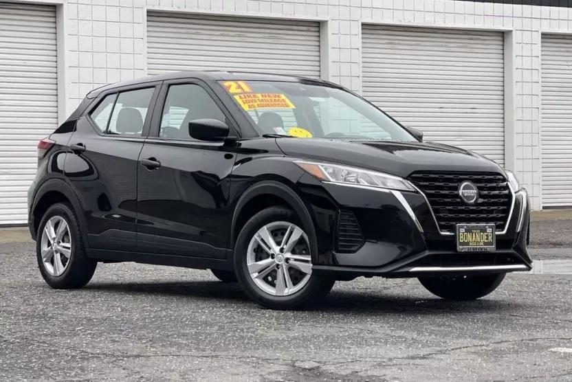 2021 Nissan Kicks S photo 1