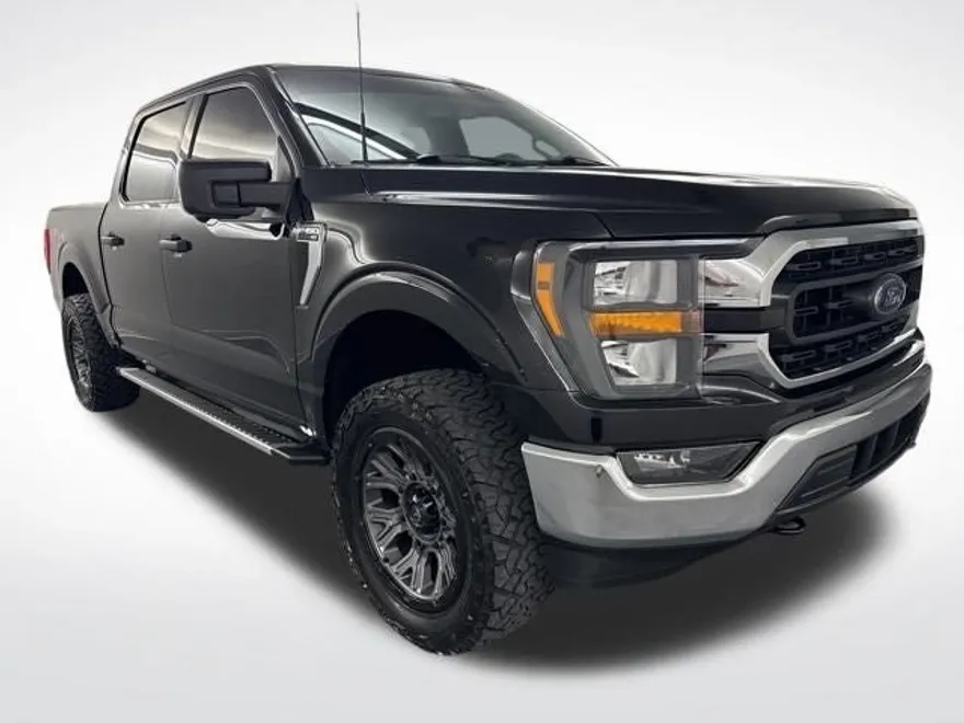 2023 Ford F-150 XLT photo 1