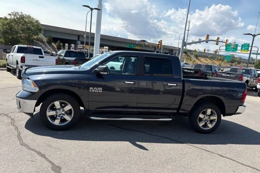 2016 Ram 1500 SLT photo 1