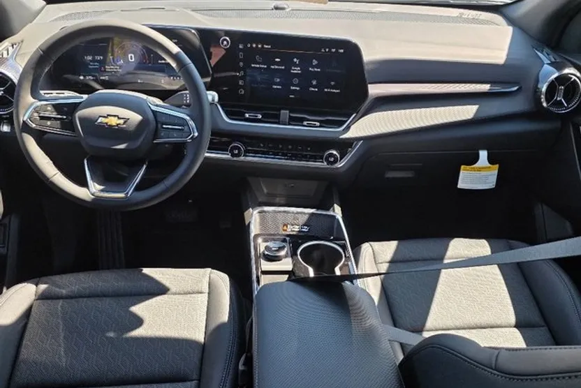 2026 Chevrolet Equinox LT photo 1