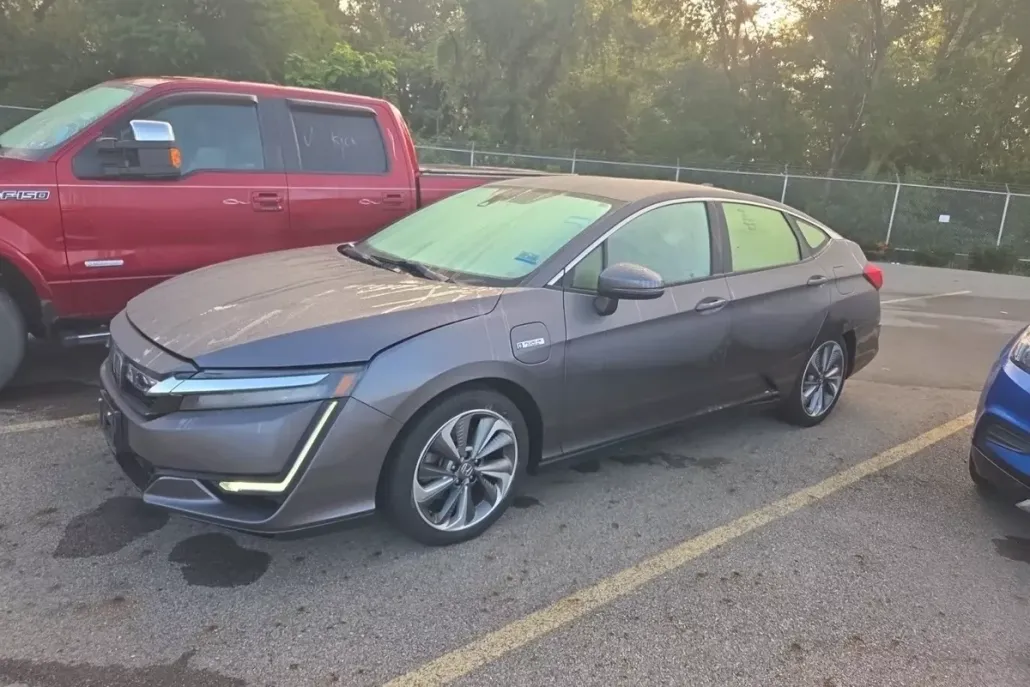 2018 Honda Clarity Plug-In Hybrid Touring photo 1