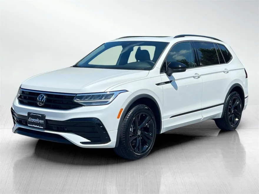2024 Volkswagen Tiguan SE R-Line Black photo 1