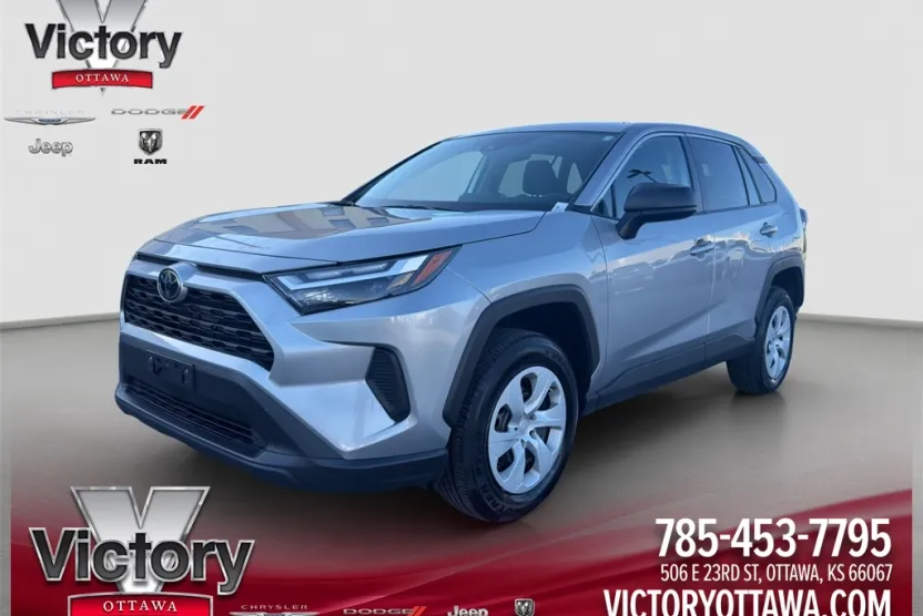 2024 Toyota RAV4 LE photo 1