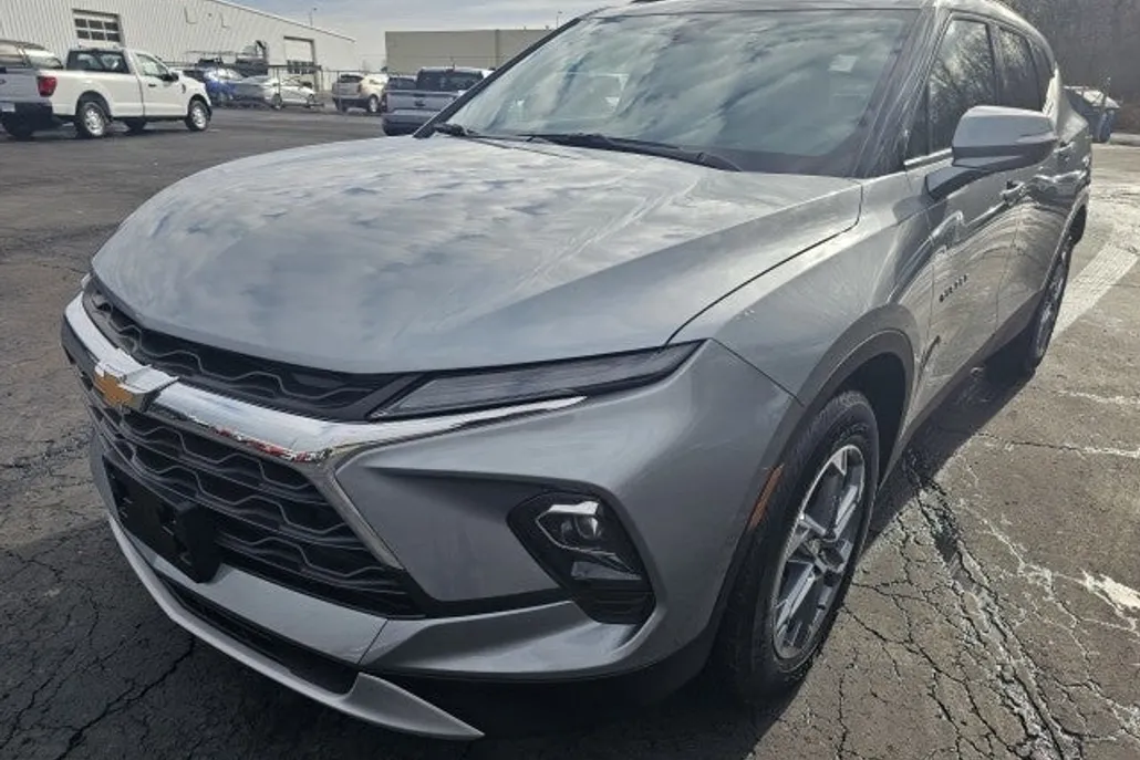 2024 Chevrolet Blazer photo 1
