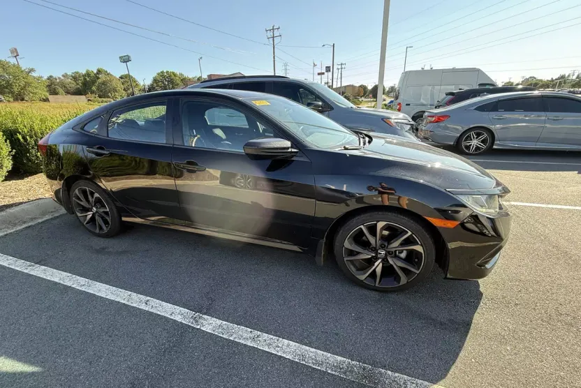 2021 Honda Civic Sport photo 1
