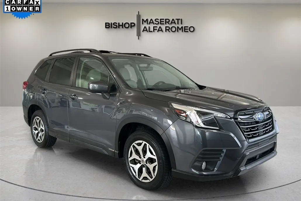 2022 Subaru Forester Premium photo 1